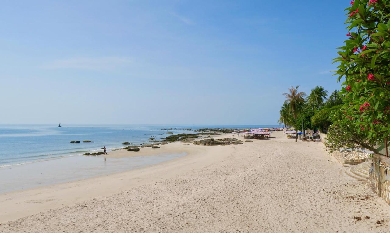 Fulay Hotel Hua Hin Exterior photo